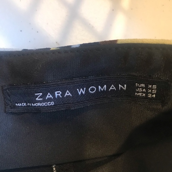 Zara women mini skirt with zip up back.    Size XS - Picture 5 of 5